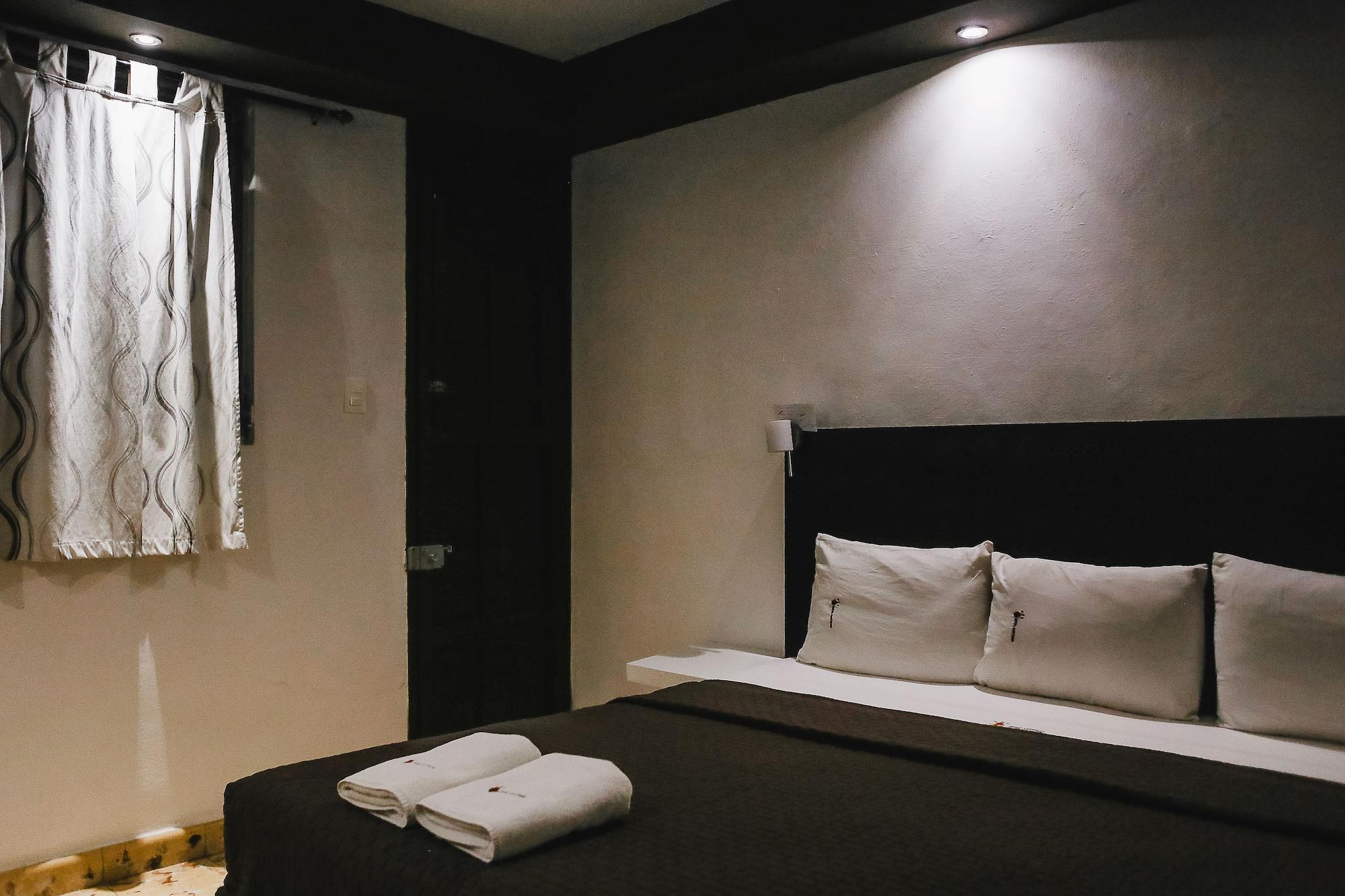 Hotel Santiago Мерида Екстериор снимка
