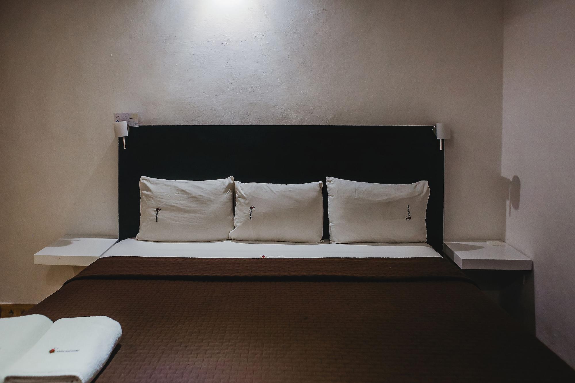 Hotel Santiago Мерида Екстериор снимка