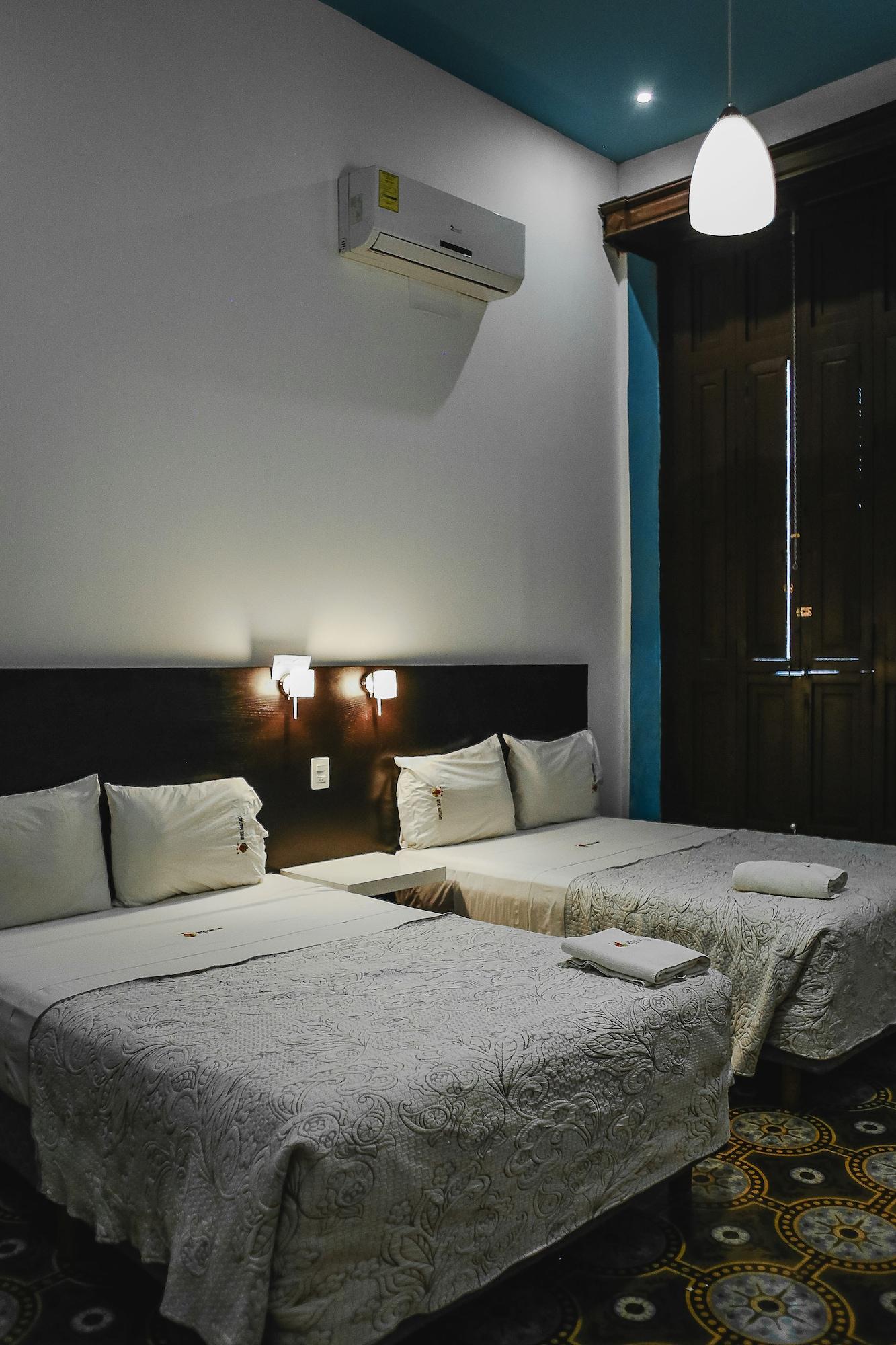 Hotel Santiago Мерида Екстериор снимка