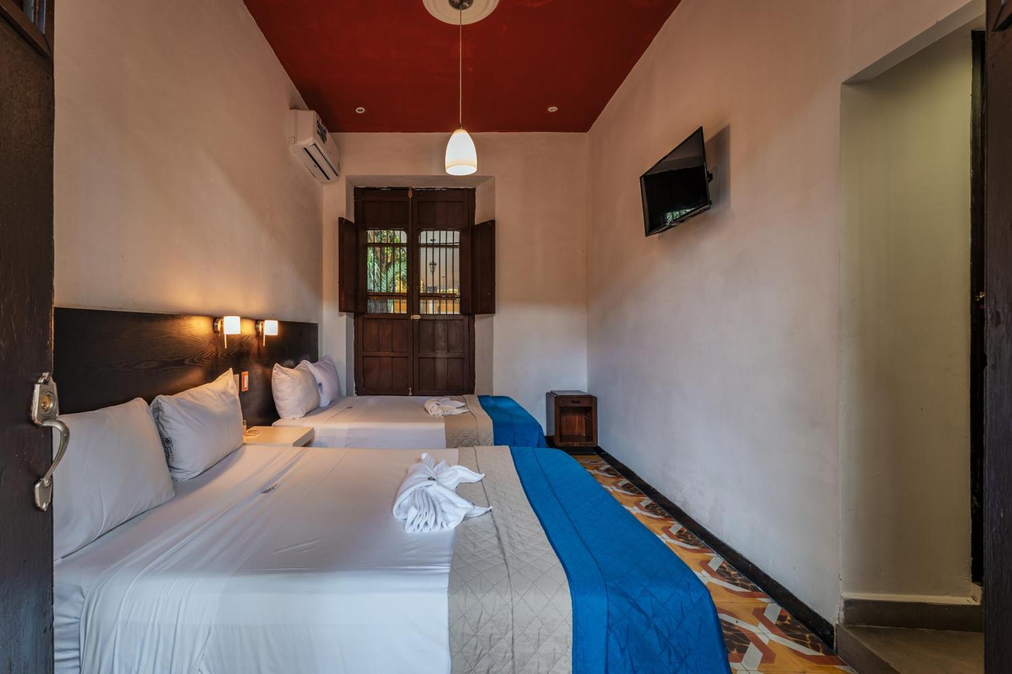 Hotel Santiago Мерида Екстериор снимка