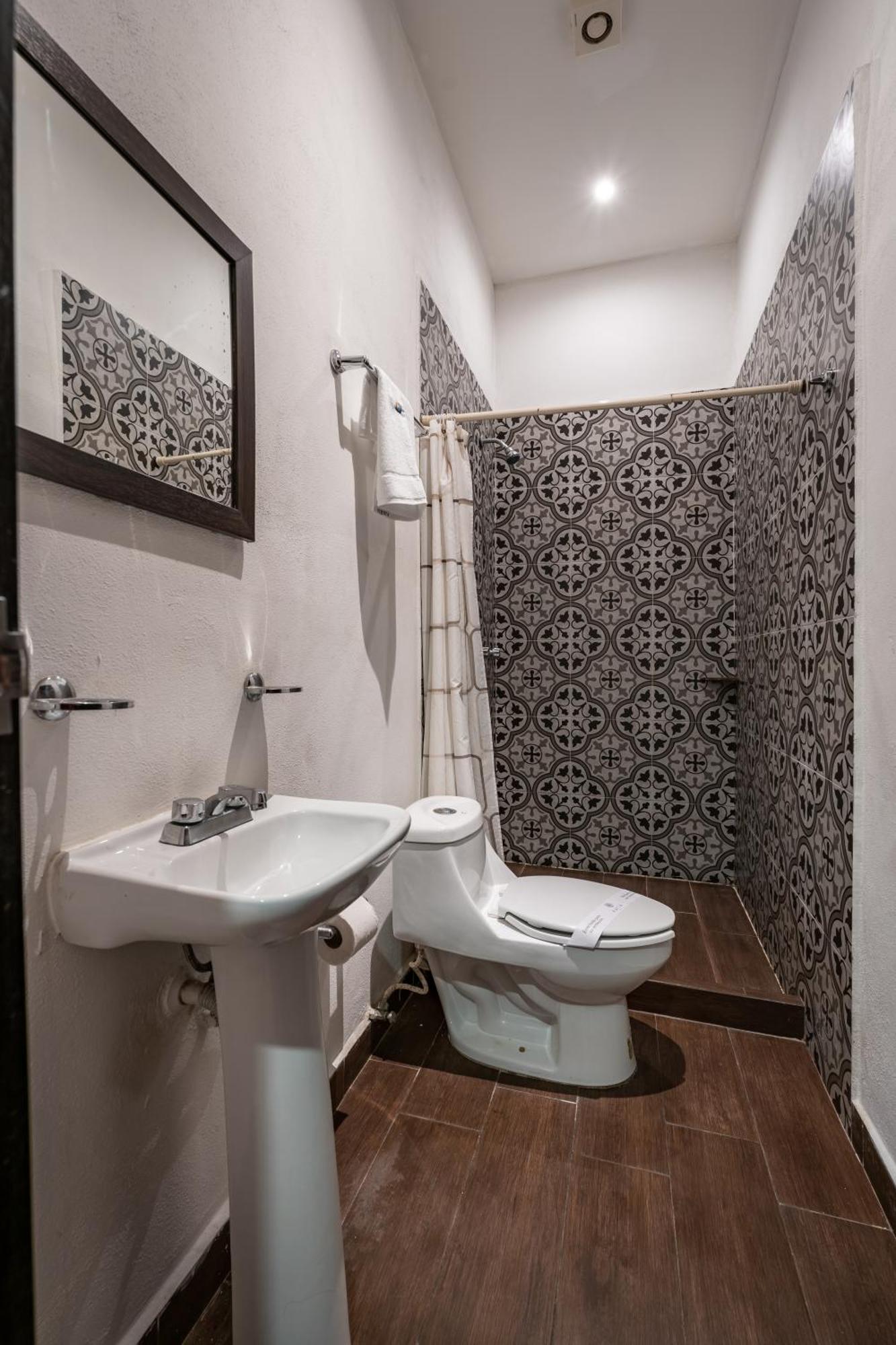 Hotel Santiago Мерида Екстериор снимка