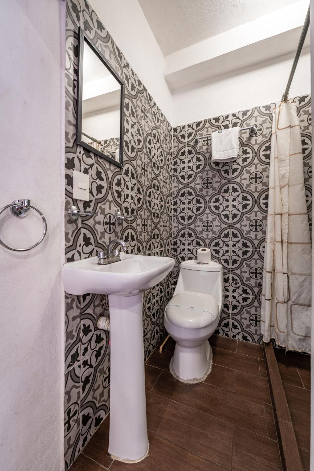Hotel Santiago Мерида Екстериор снимка