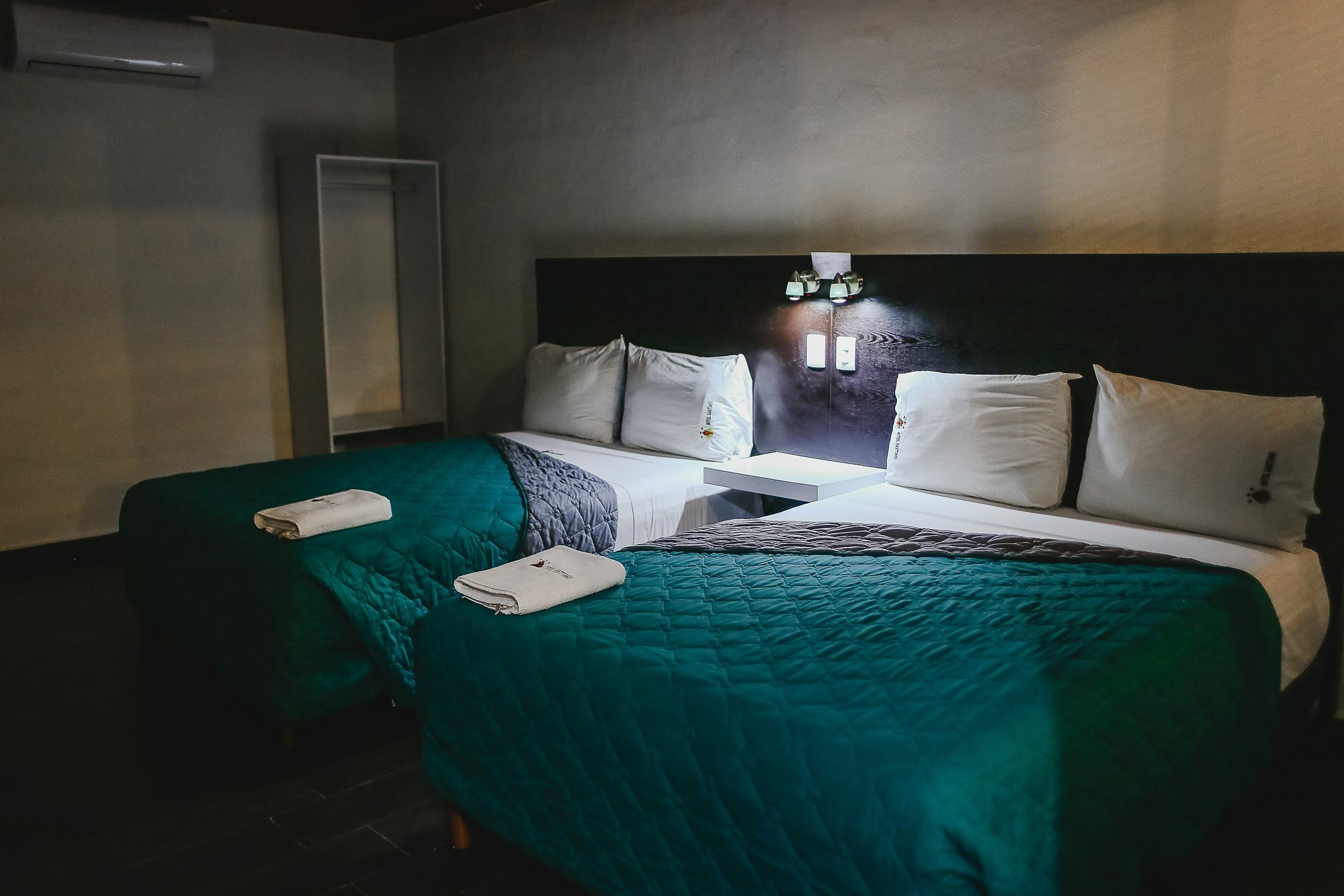 Hotel Santiago Мерида Екстериор снимка